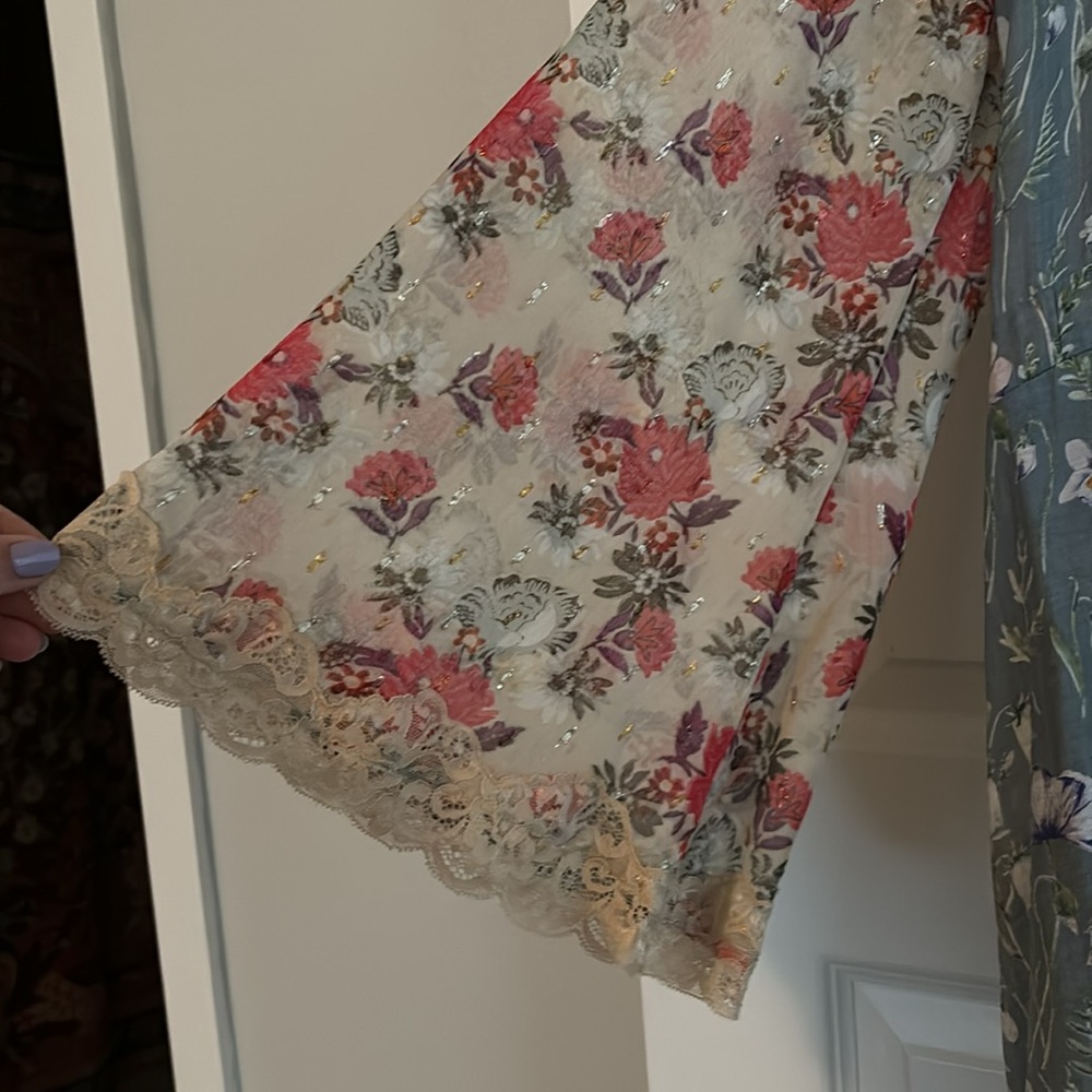 Aratta Floral Robe - Picture 5 of 7